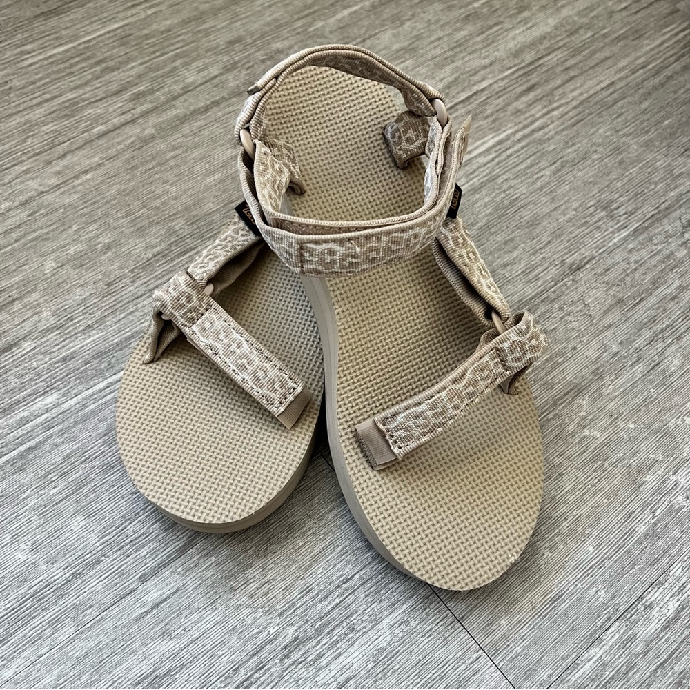 TEVA universal sandals